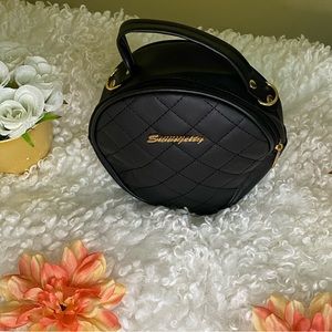 Crossbody/shoulder bags